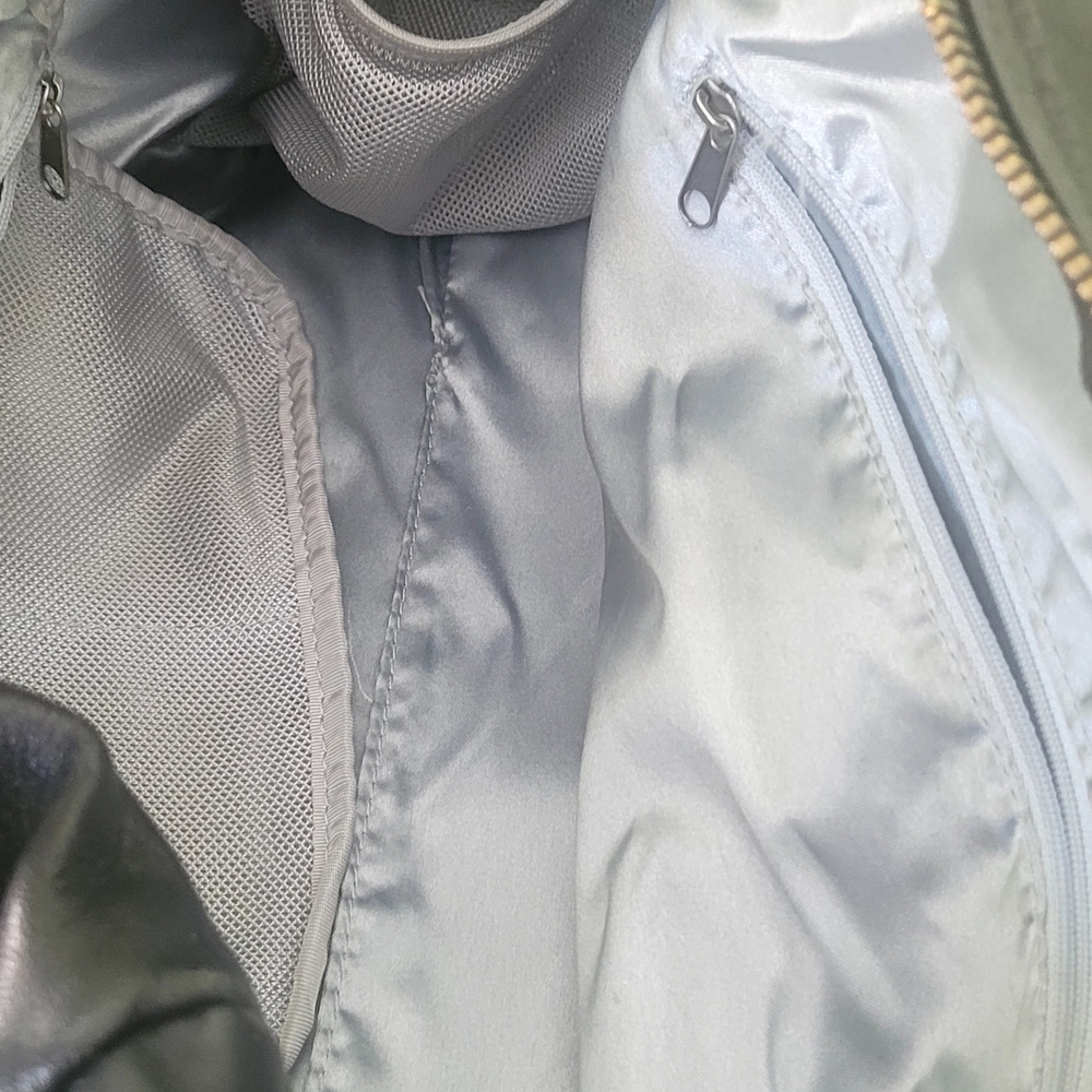 Rare Nike Black Leather Ladies Duffle Bag - Picture 9 of 16